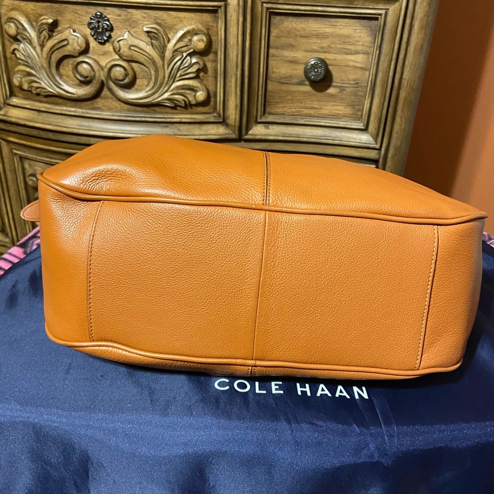 Handbag - Picture 5 of 5
